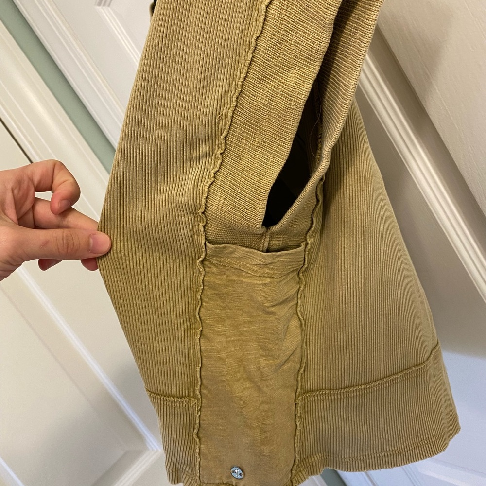 Pilcro Mustard Cropped Boxy Tee - Picture 4 of 10